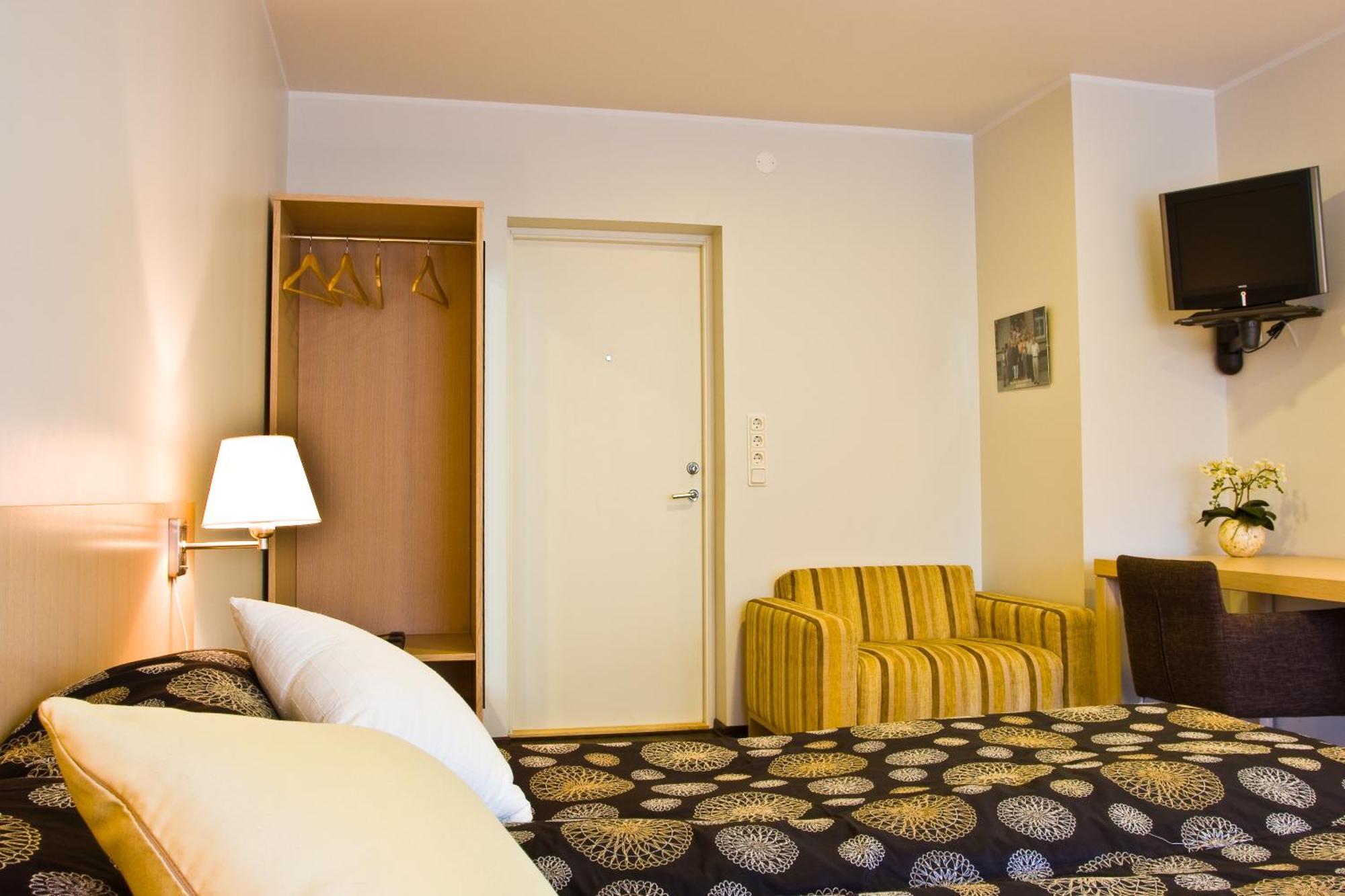 Art Hotell รักเวเร ภายนอก รูปภาพ